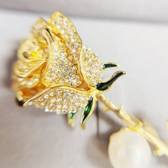 Share Golden rose brooch, Floral brooch, Formal dress brooch, white pearl brooch - Picture 8 of 9